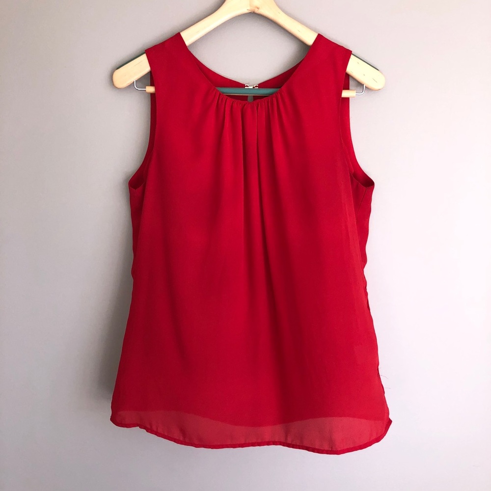 Rose & Olive Red Pleated Neck Gold Clasp Tank Top